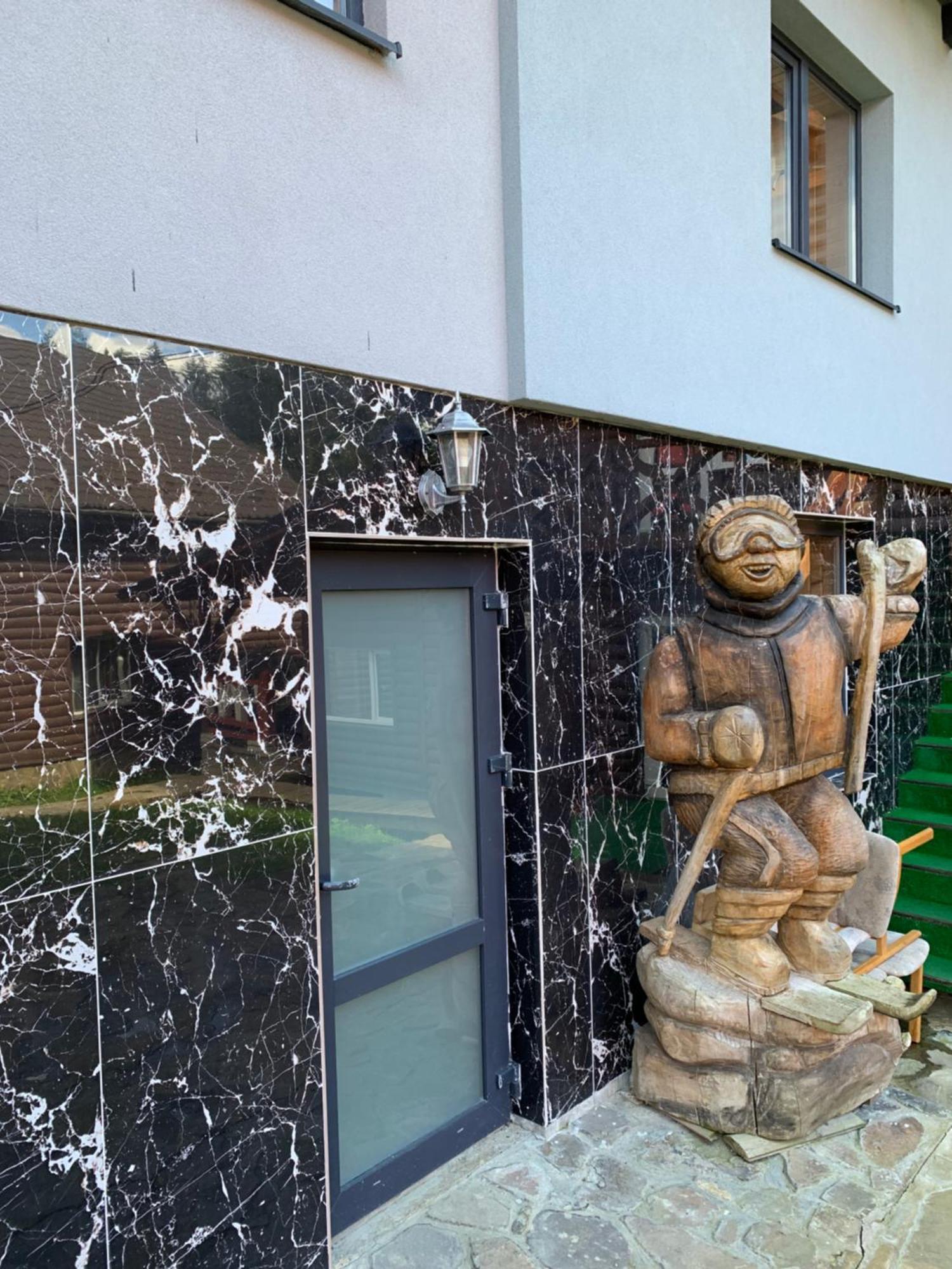 Hotel Novoe Shale Yablunytsya Exterior photo
